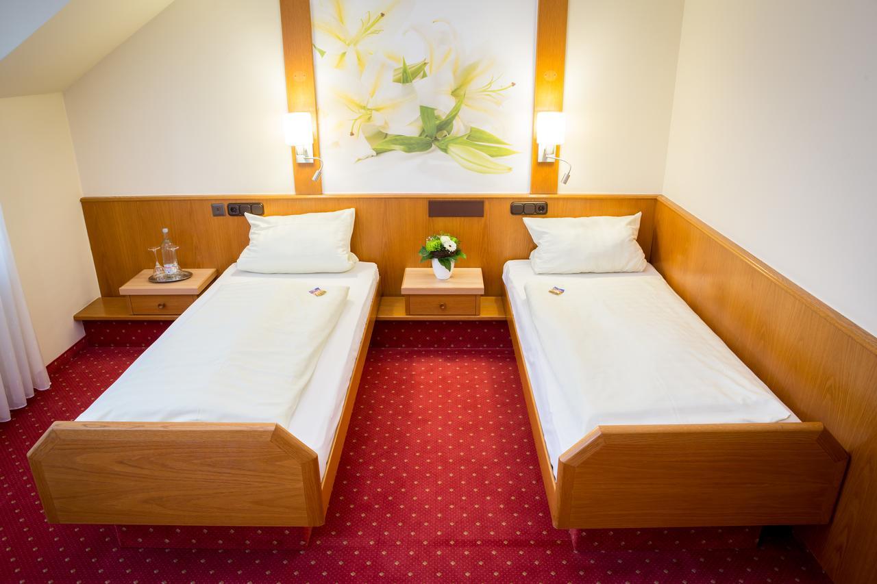 Gasthof-Hotel Harth フルダ エクステリア 写真